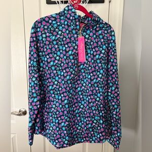 Lilly Pulitzer Women's Skipper Seabreeze Blue Low Tide Navy Spotted Top medium